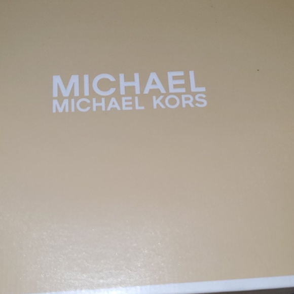 Michael Kors - Picture 3 of 5